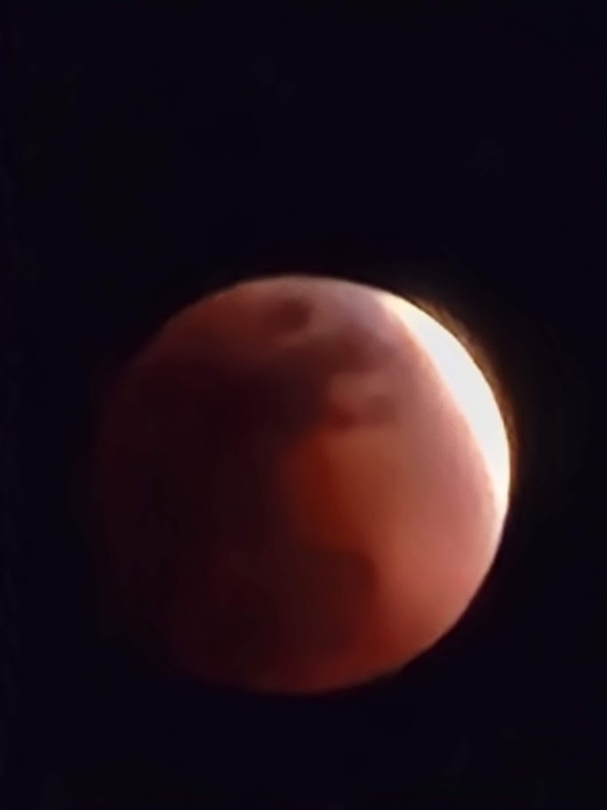 2026년 3월 3일 개기월식 블러드문 두 번째 컷.